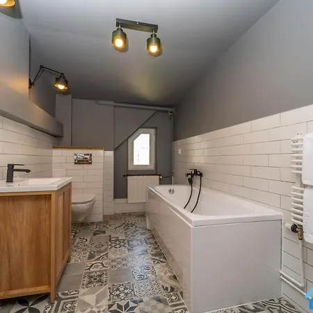 9 Osobowy Loft W Centrum Gdyni 公寓